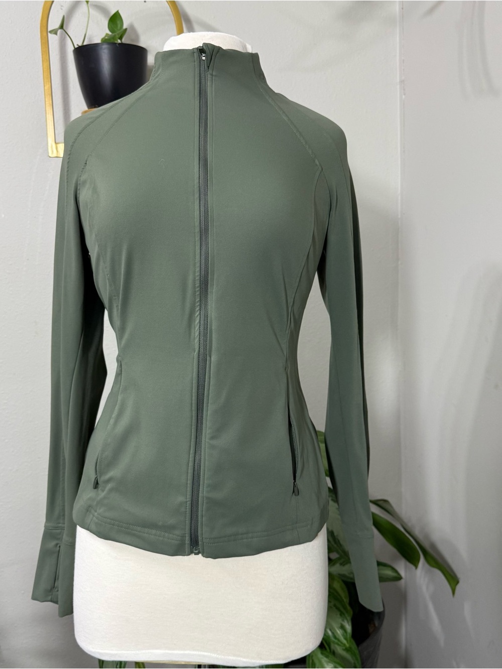 AVIA Women’s Medium Olive Green Full Zip Athletic Jacket Stretch Thumbholes